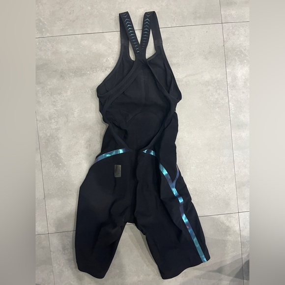 Speedo LZR racer X size 25 open back - Picture 3 of 4